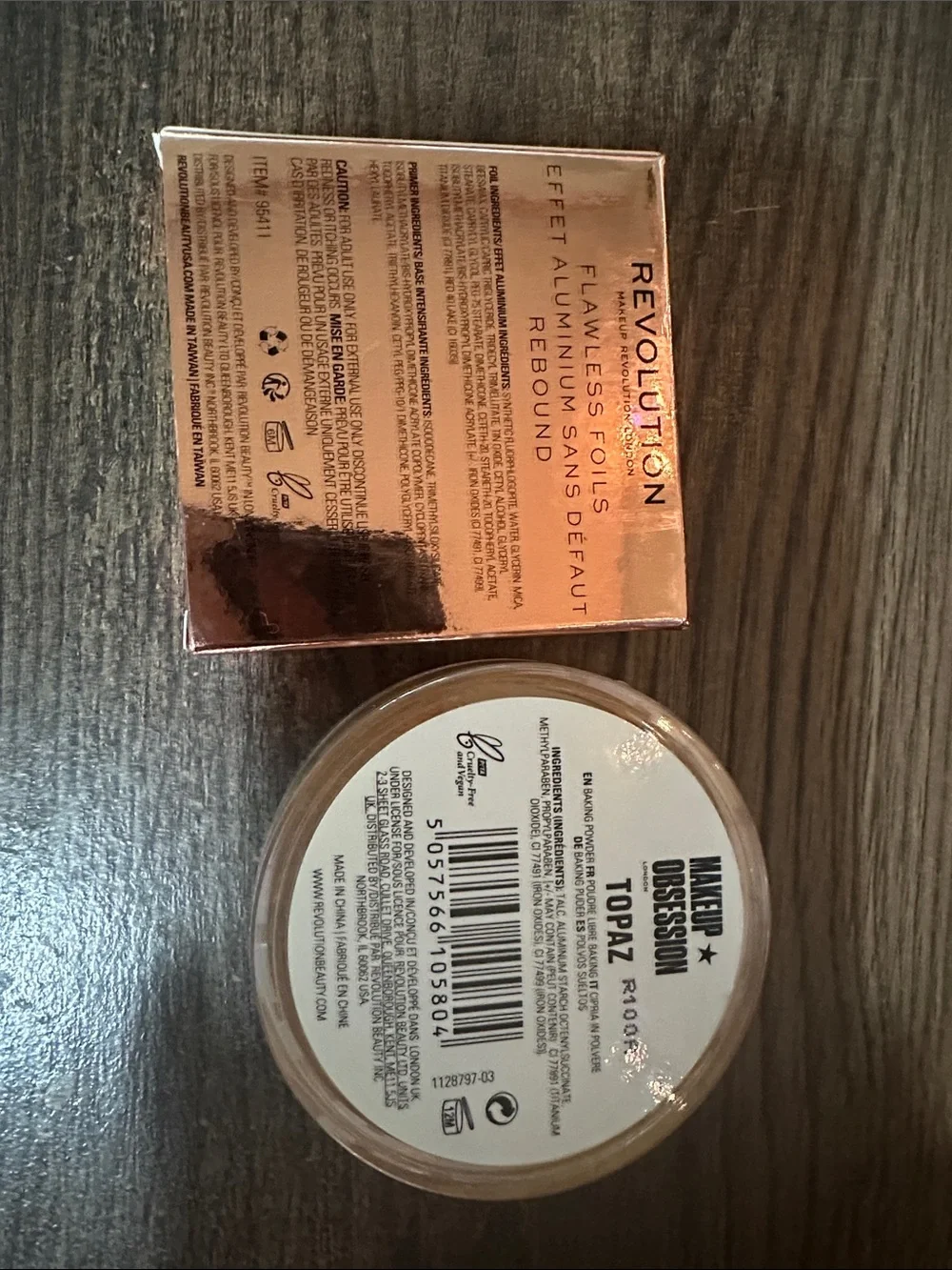 Makeup Revolution Shimmer Foil in Rose Gold with Topaz Baking Powder Set